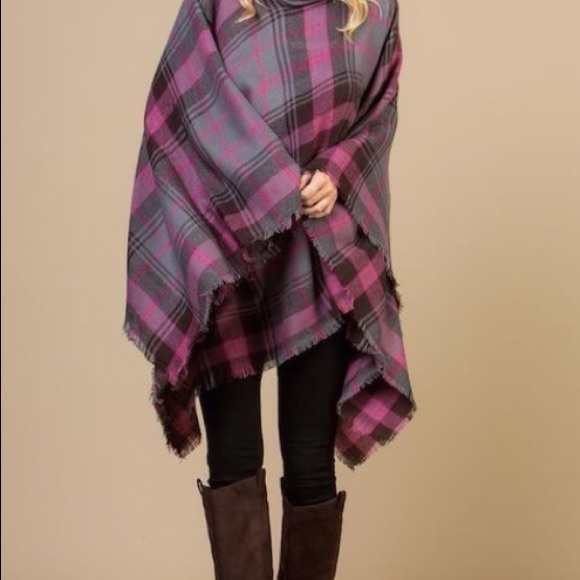 Beautiful poncho - Picture 2 of 2